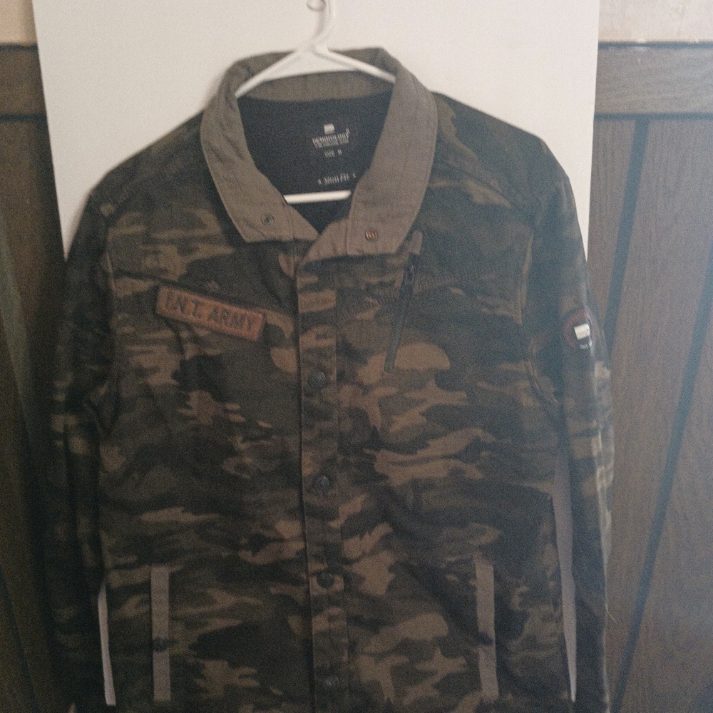 Women slim fit camo jacket